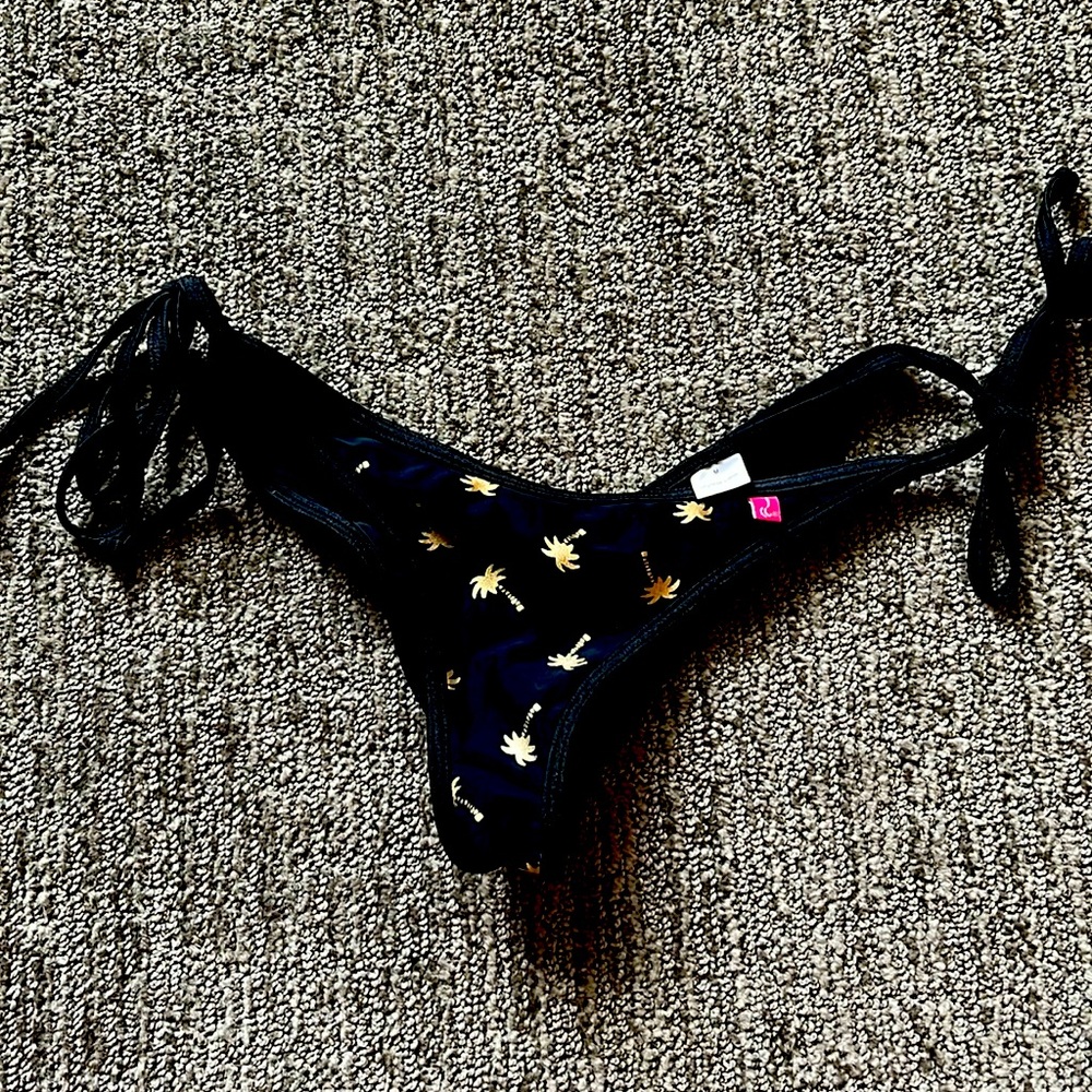 Chynna dolls classic cheeky scrunch bottom bikini